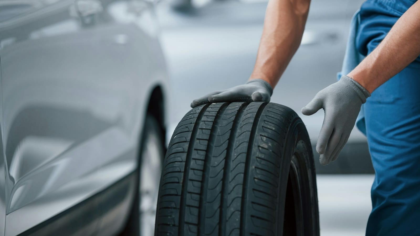 How Mobile Tyre Fitting Gives Assurance in Road Trips