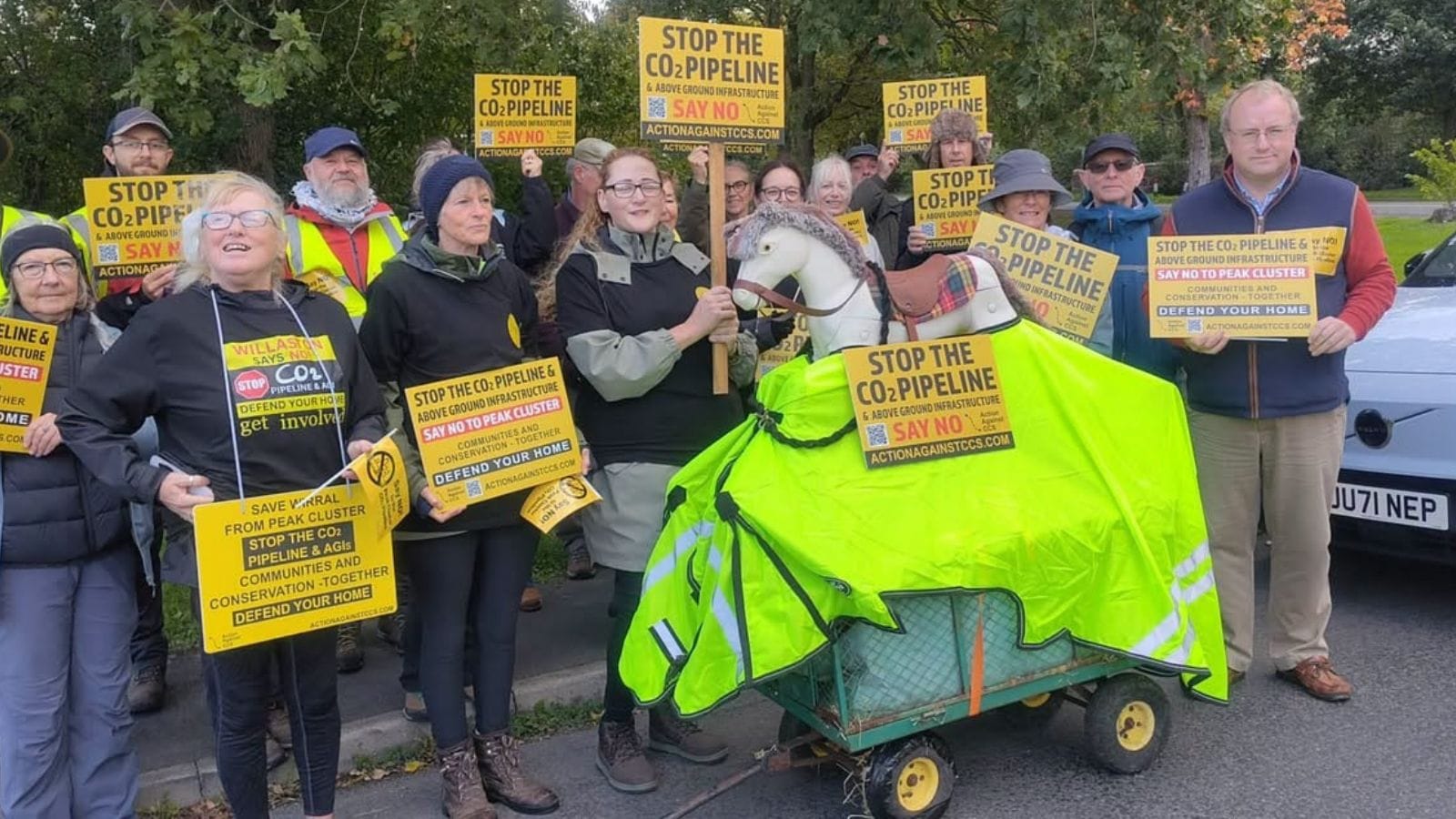 Group on the PipeWalk opposing the Peak Cluster pipeline route across the Wirral.