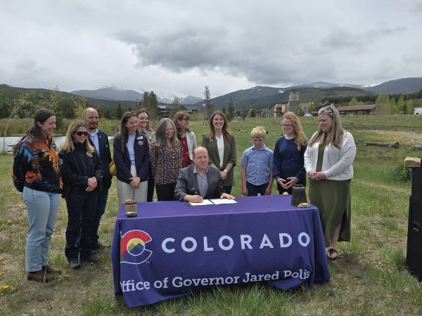Colorado Strengthens Bear Feeding Law as Human-Bear Conflicts Rise Across State
