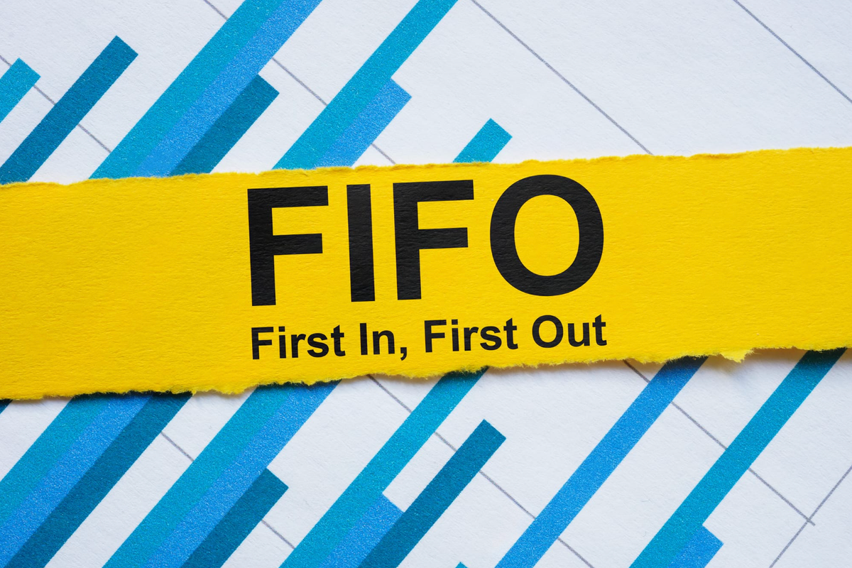 ¿Qué es FIFO? Conceptos básicos, beneficios y consejos