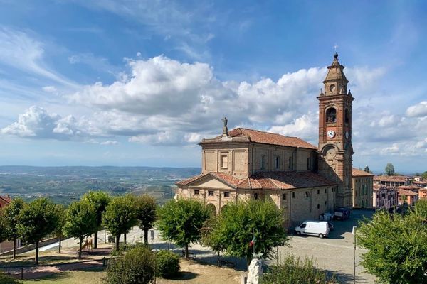 The church at Diano d'Alba with Barolo vineyards in the background.