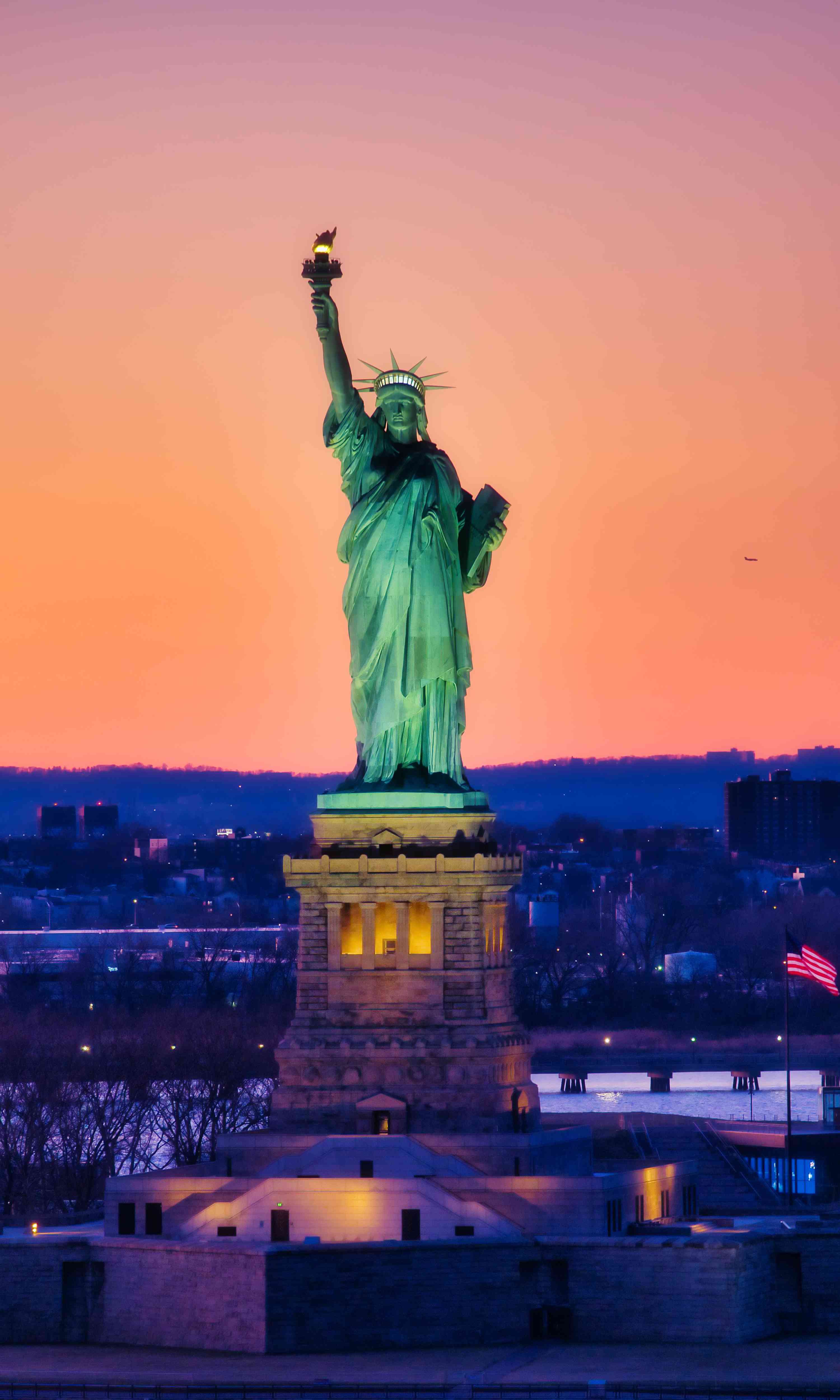 Fit a tall photo on Instagram