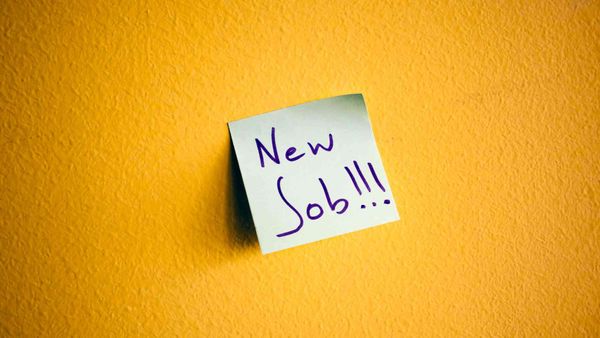 How to make a LinkedIn post about a new job!