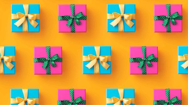 How can I share my post on 100s of Facebook Groups automatically?