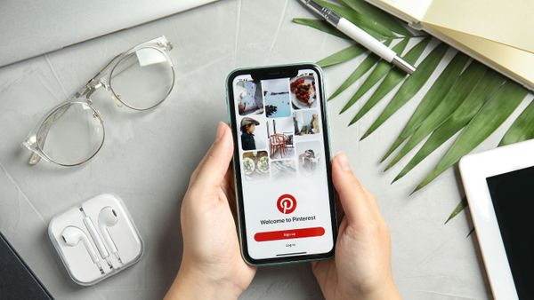 How does the Pinterest algorithm work in 2026?