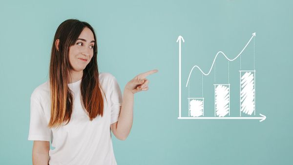 Is there a free way to track Twitter follower growth over time!