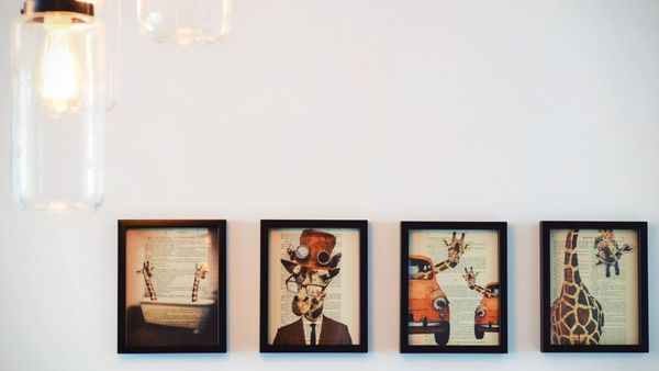 How can I do a Thread on Twitter with 4 pictures in each tweet?