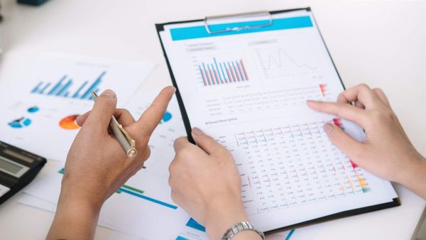 How to Analyze Your Competitor’s Twitter Account