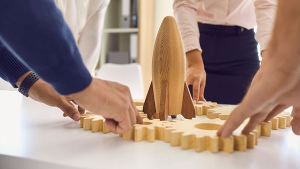 How to post to Facebook, LinkedIn and Twitter at the same time