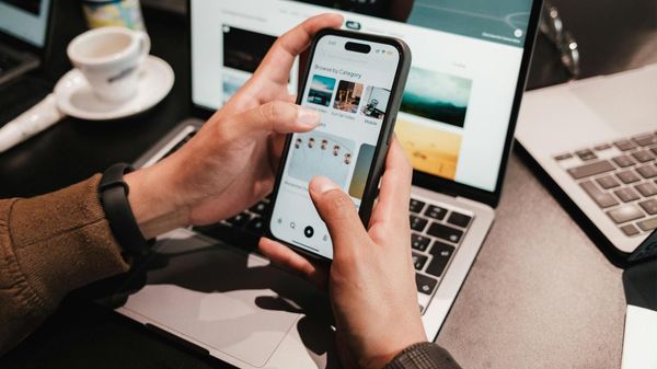 How to delete all tweets on iPhone