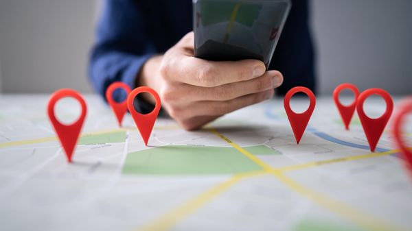 How to find Twitter accounts by searching for location