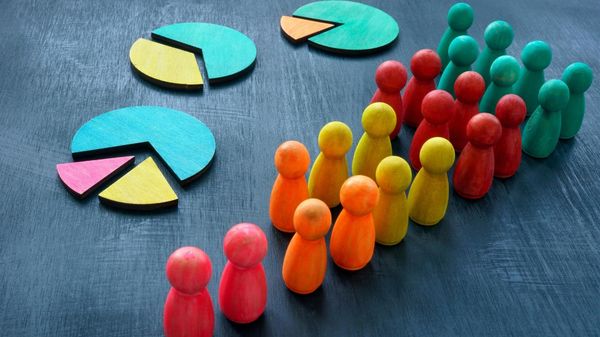 How to filter Twitter accounts by follow ratio (real influence vs. bots)