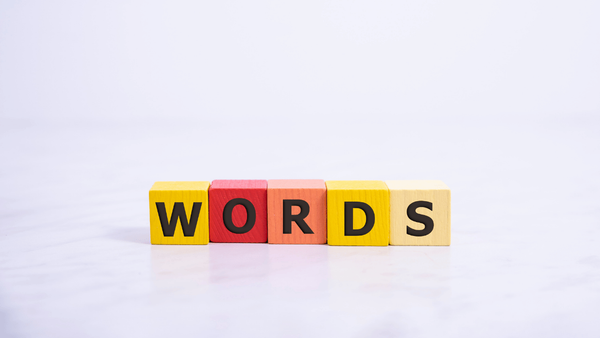 Delete tweets by word on X: what the keyword filter searches