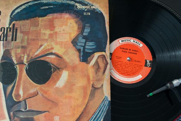 Tango vinyl on a turntable