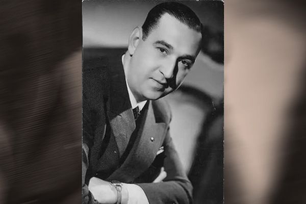 Ricardo Tanturi tango orchestra leader in black and white photo from 1940s