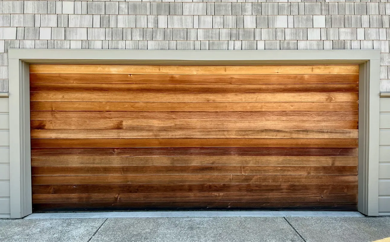 Beware of offenders trying to force open garage doors