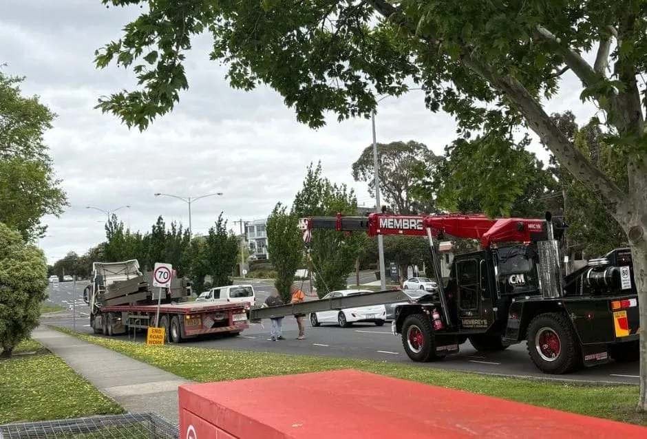 Steel beam falls from truck transporting materials for North East Link