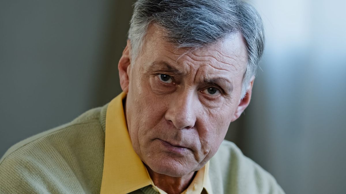 Crotchety Neighbor Flat-Out Refuses to Pass Away