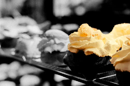 An illustration of whipped cream toppings on desserts.