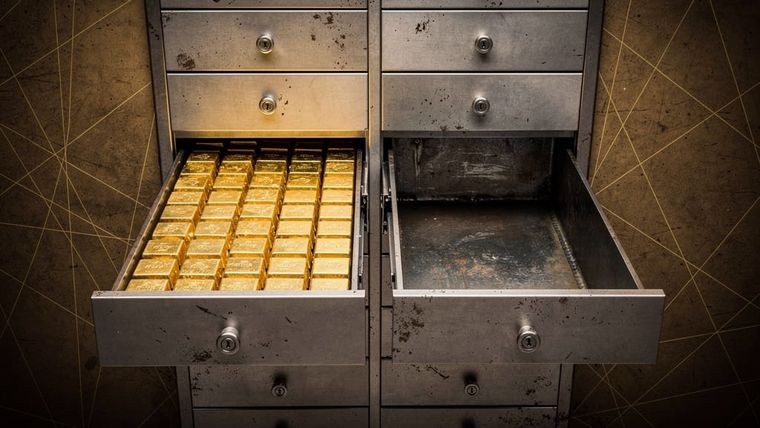 The Quiet Handoff in Who Funds the Treasury