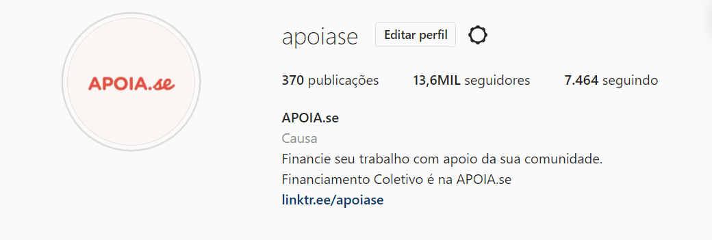 Print de tela do perfil da APOIA.se no Instagram. Na tela da bio, há a frase: financie seu trabalho com apoio da sua comunidade. Financiamento coletivo é na APOIA.se. Logo abaixo, um link para o site da plataforma.