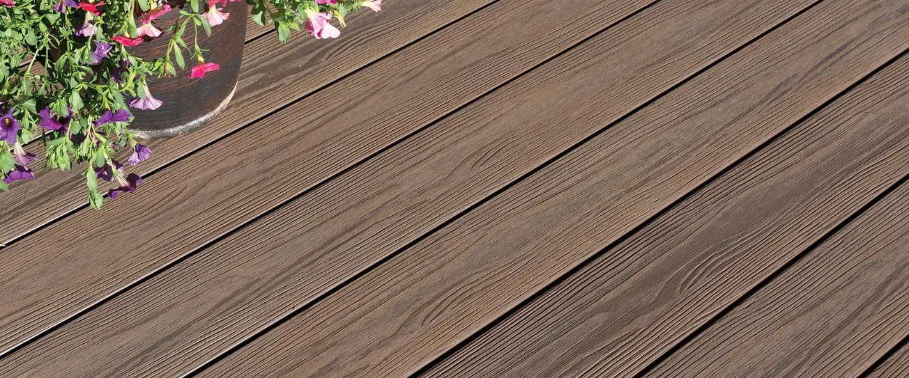 Fortress Sells Decking Unit to Eva-Last