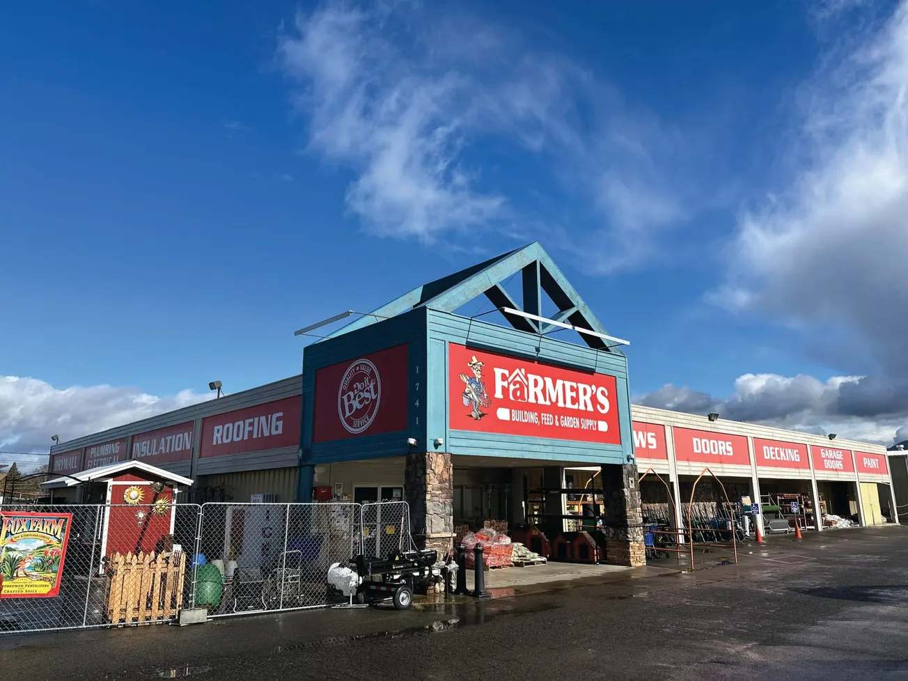 DEALER PROFILE: OREGON’S FARMER’S BUILDING, FEED & GARDEN SUPPLY BY SARA GRAVES