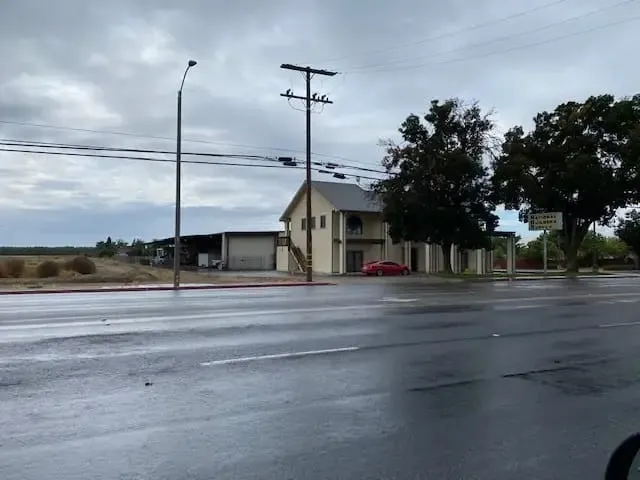 CALIFORNIA HARDWARE DEALER CLOSES ITS DOORS