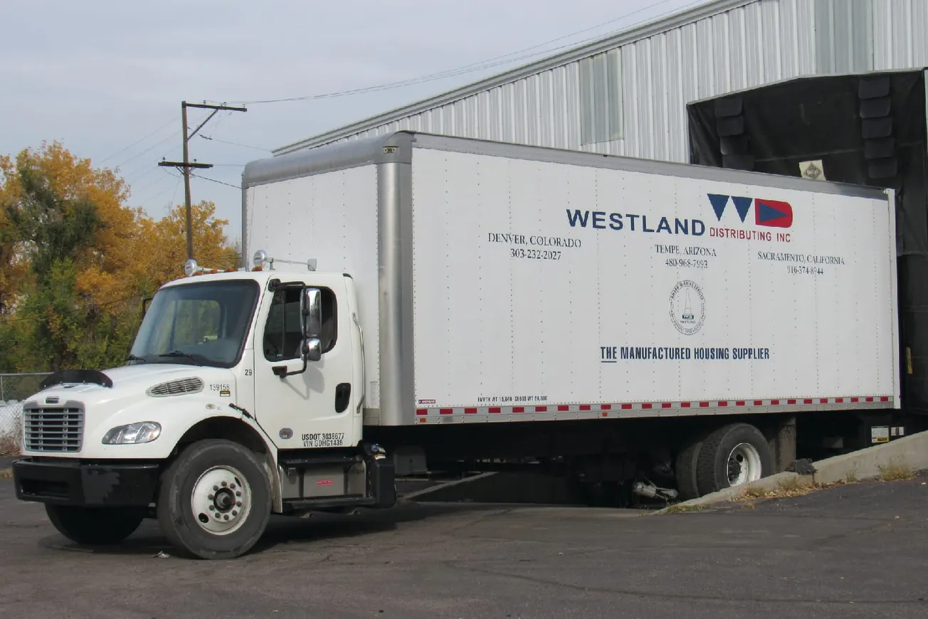 STYLE CREST ACQUIRES WESTERN DISTRIBUTOR