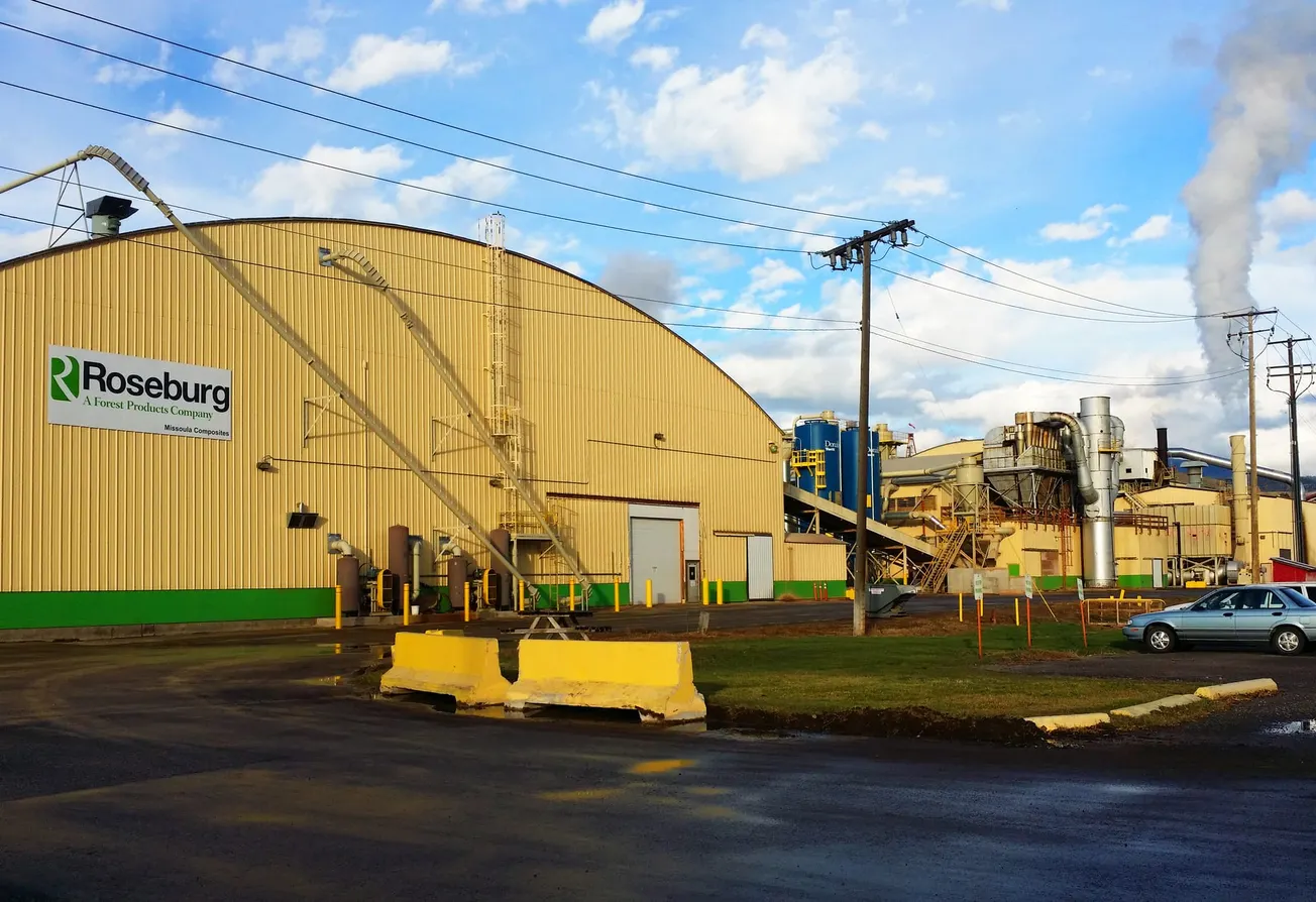 ROSEBURG CLOSING LAST PARTICLEBOARD PLANT