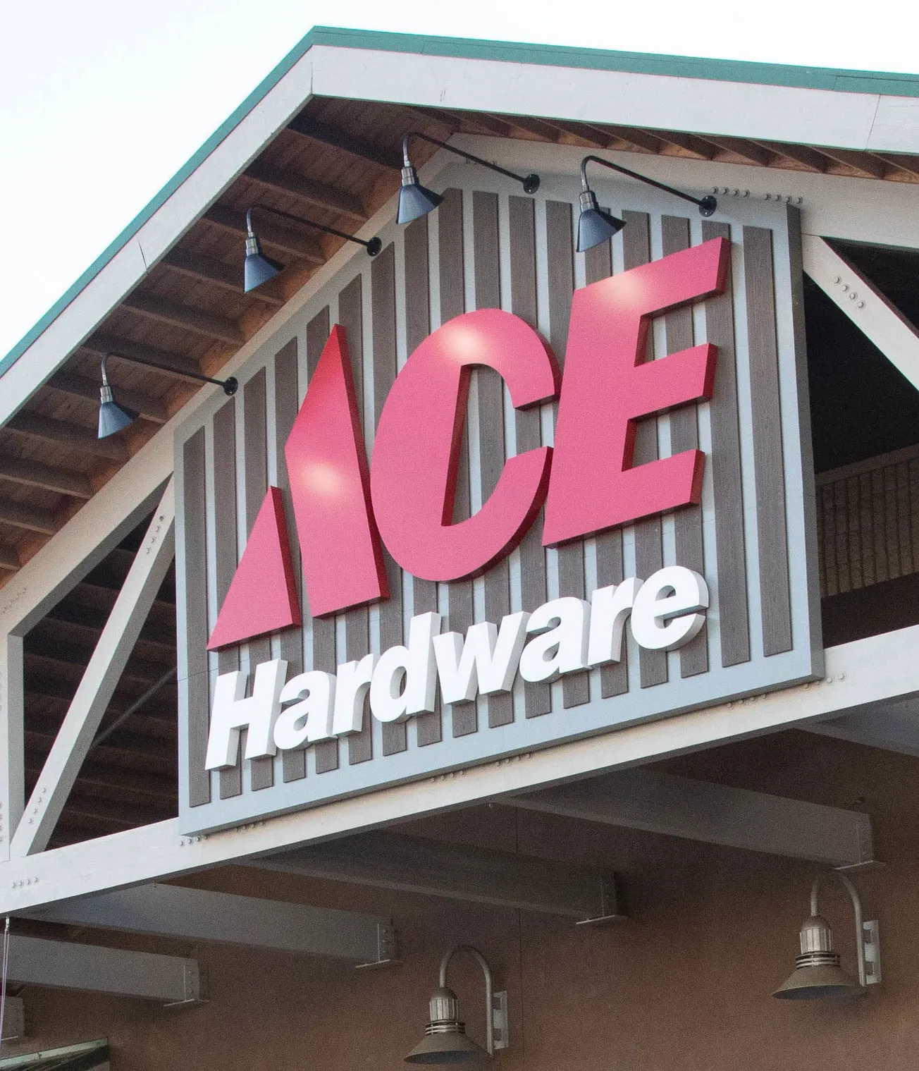 WESTLAKE ACE LOCKS IN ON MISSION HILLS, CA.