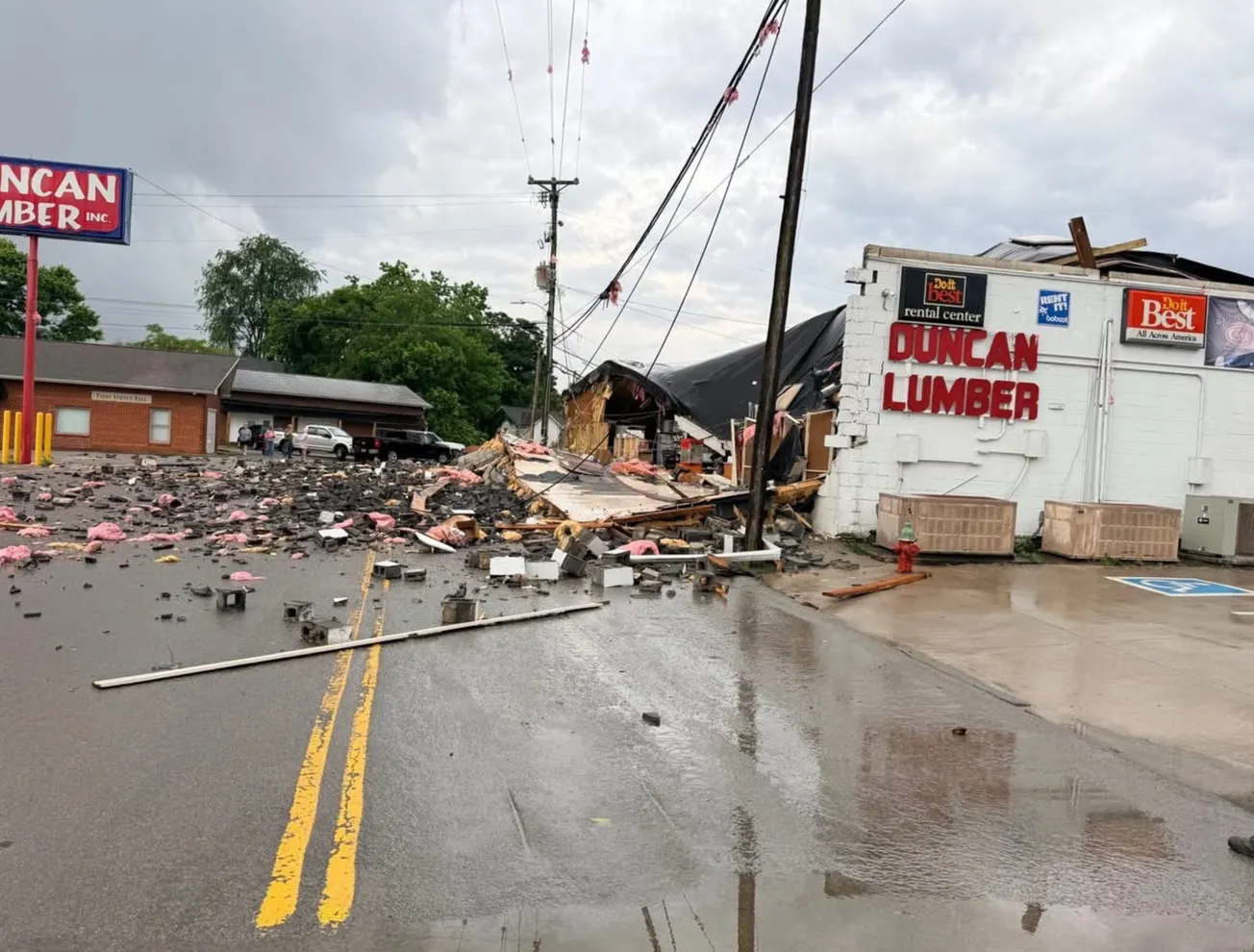 TENNESSEE LUMBERYARD TO REBUILD AFTER TORNADO