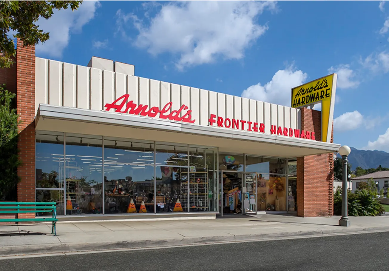 ORLANDINIS ACQUIRE ARNOLD'S HARDWARE