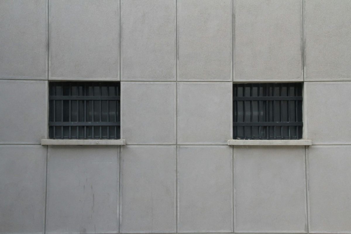 Teen Held in Isolation for Over a Month at Oregon Youth Facility, Lawsuit Alleges