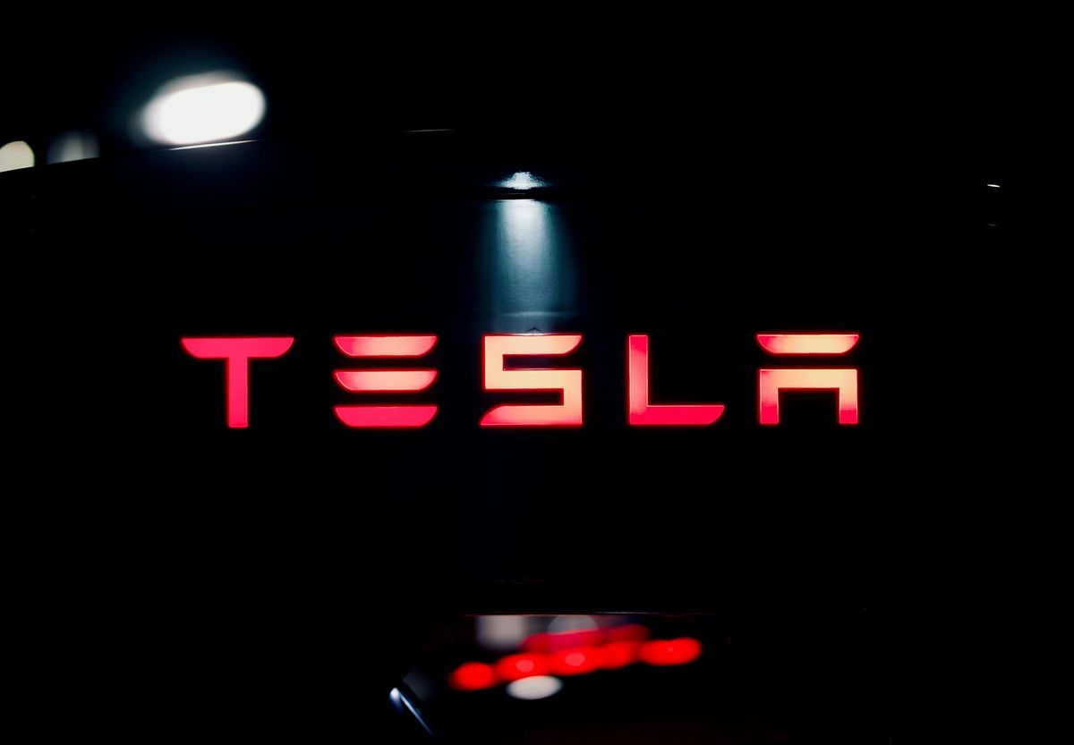 California DMV Seeks Suspension of Tesla’s Licenses Over Self-Driving Claims