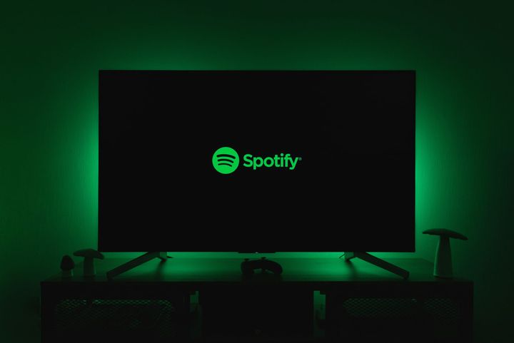 Lawsuit Alleges Spotify Ignored Fake Streams Benefiting Drake
