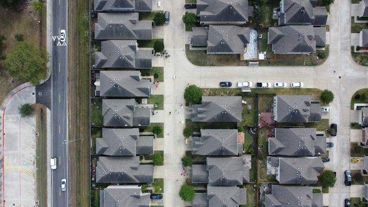 Judge Orders Texas Agency to Honor Housing Agreement for Planned Community