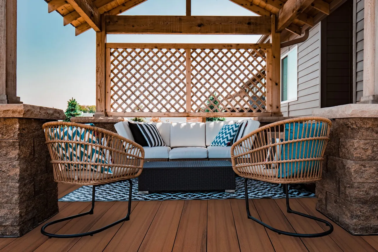 Minnesota State Rep Lisa Demuth Visits Avon Plastics