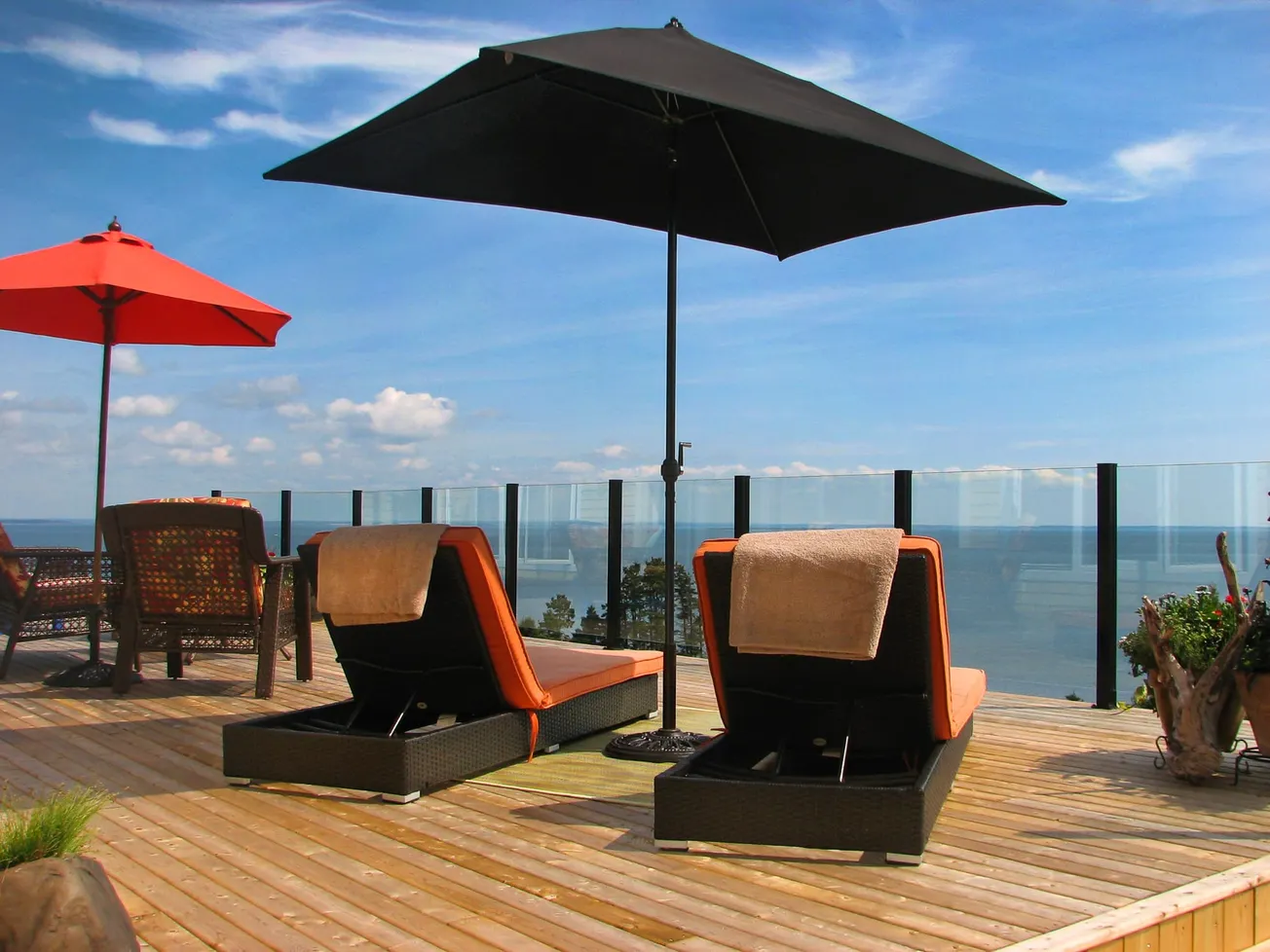 BuyRailings Now Stocking Century Aluminum Glass Railings