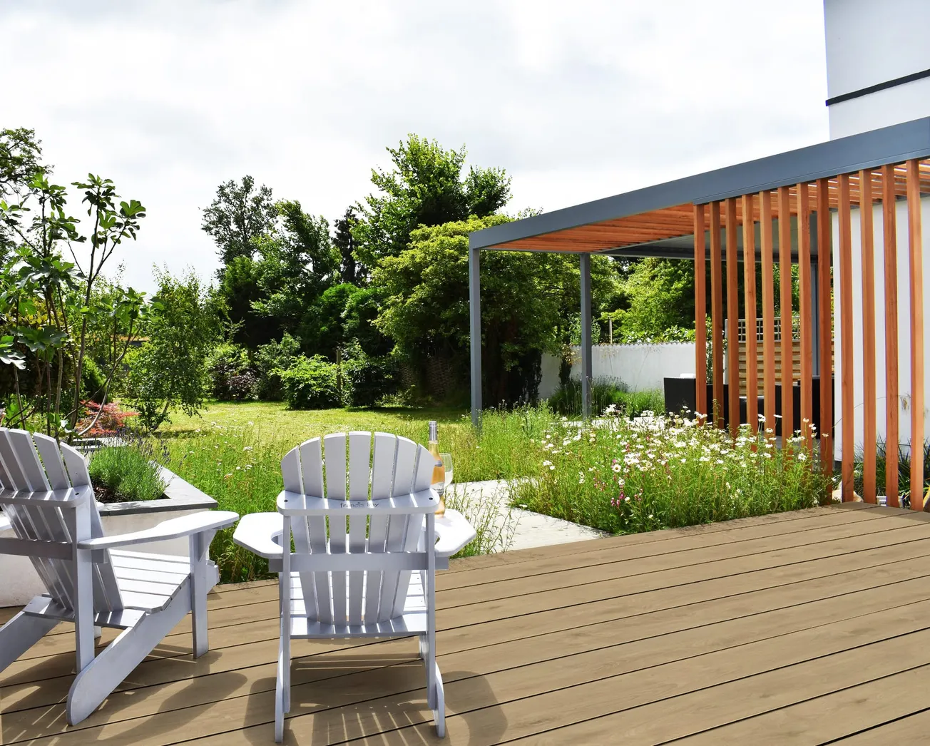 Woodlike Composite Decking