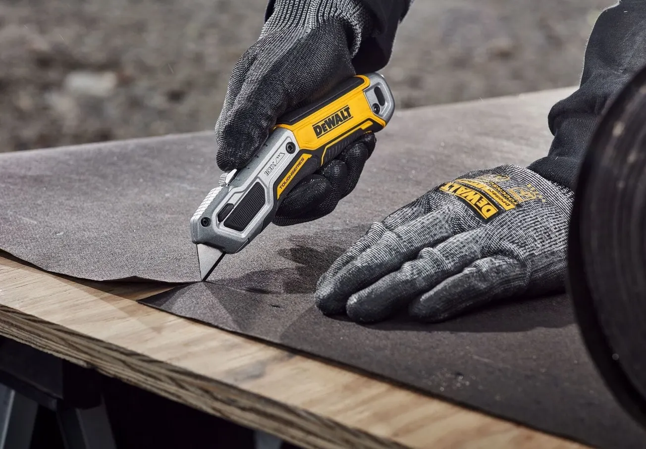 DeWalt’s Latest Knives and Lasers