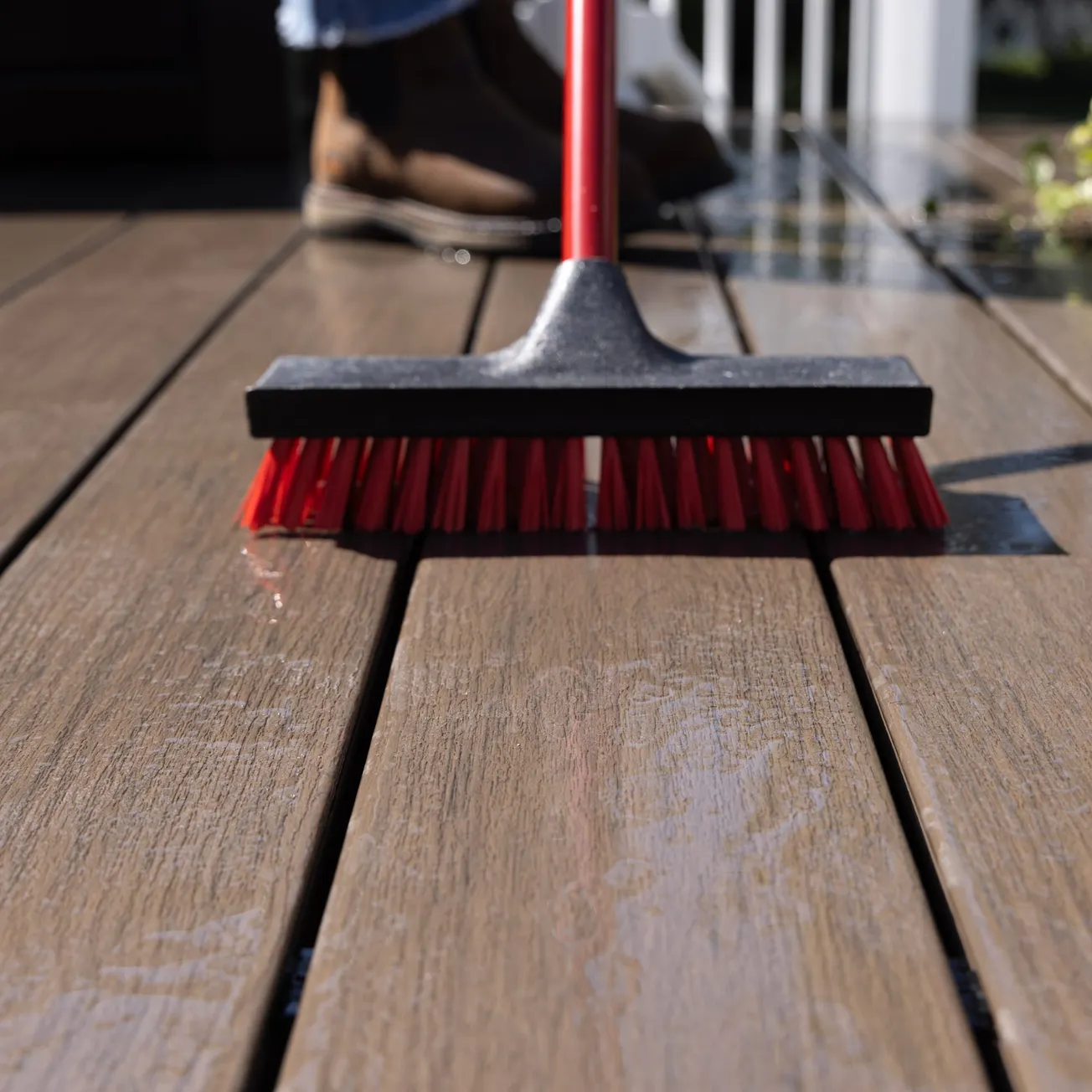 Deck Safety: A Contractor’s Guide to Deck Maintenance