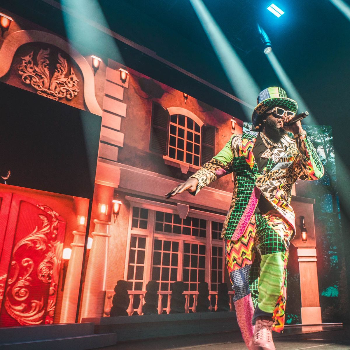 T-Pain Invites Dallas, TX to his Mansion in Wiscansin