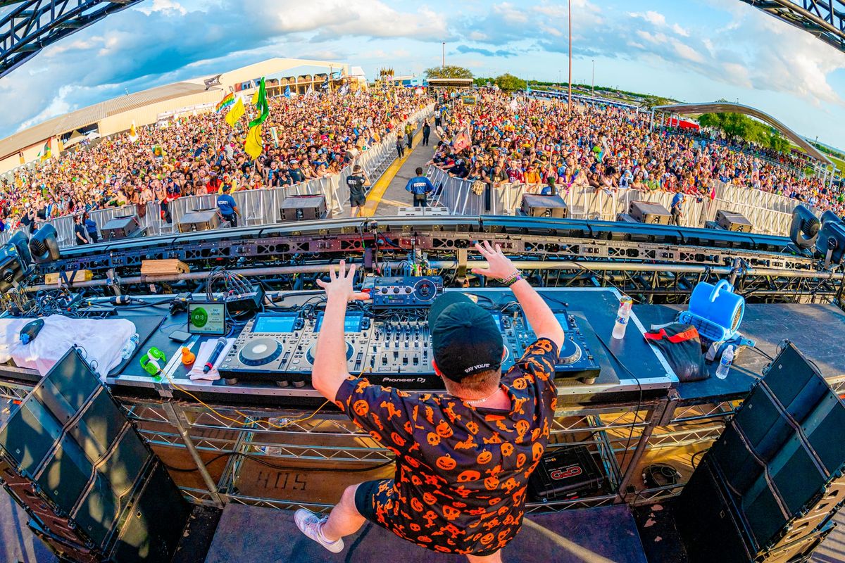 Let's Get Spooky At Freaky Deaky Music Festival!