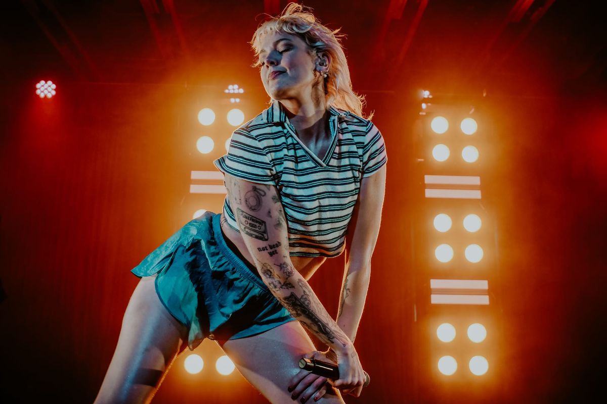 Betty Who Makes Phoenix “Sweat” with Out of the Darkness Tour