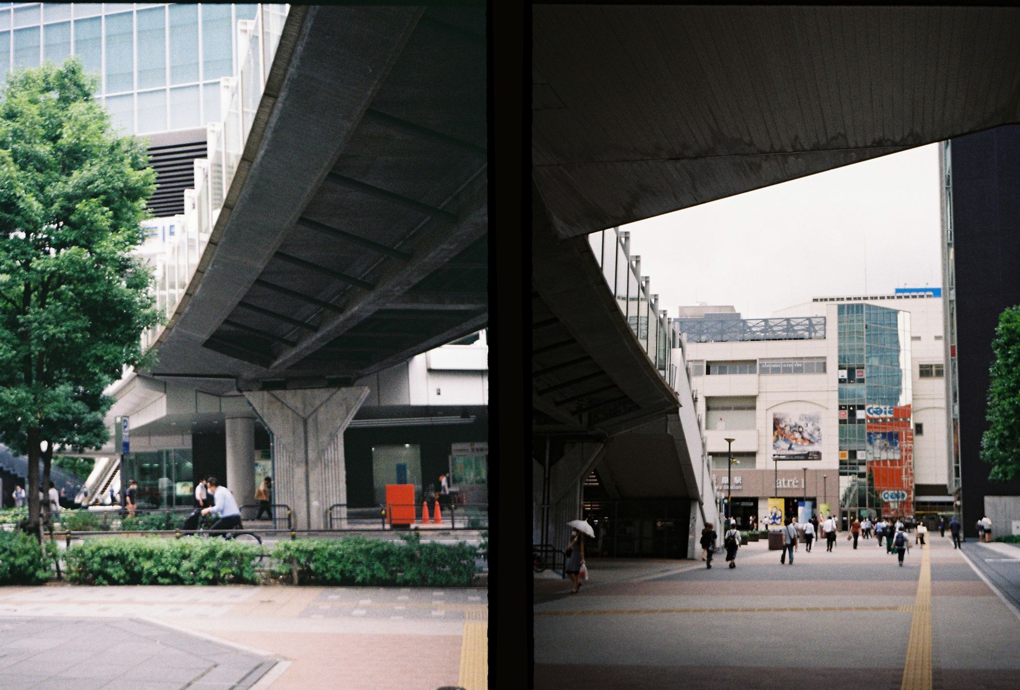 Akihabara streets [Olympus pen ee3, Kodak Gold]