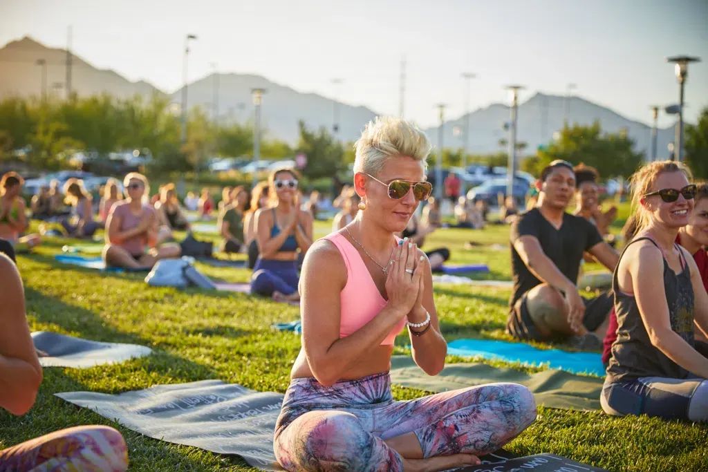 🧙‍♀️ Witch rock | Yoga social | '60s swingers | Mac 'n' cheese bash | Garlic fest?! | Juneteenth | Card wizards