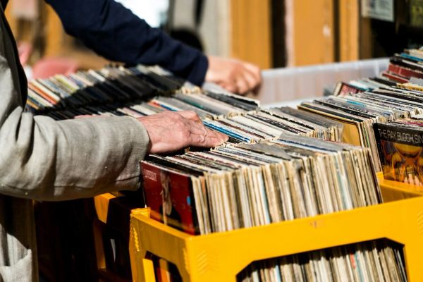 ✦Weekender✦ Vintage records | Monster surf | Jazz jam | Cat pageant?! | Shed funk | Opera flicks | Food truck fair 🚚