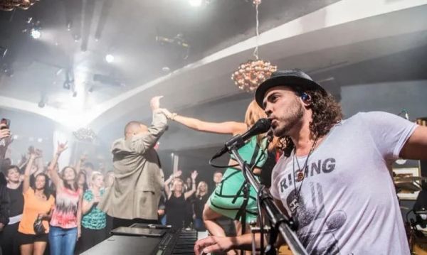 ✦Weekender✦ Loud golf | Blues blast | Yee-haw rave | Pop lotería | Chicken wings | Tapas art | Winged opera 🦋