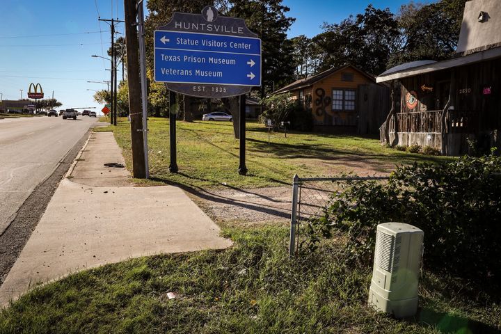 Sidewalks to nowhere: the tricky business of getting around Huntsville on foot